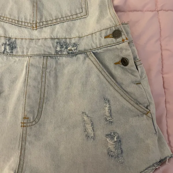 Glassons Denim light wash distressed overall shorts romper, size 8 boho casual - Image 11