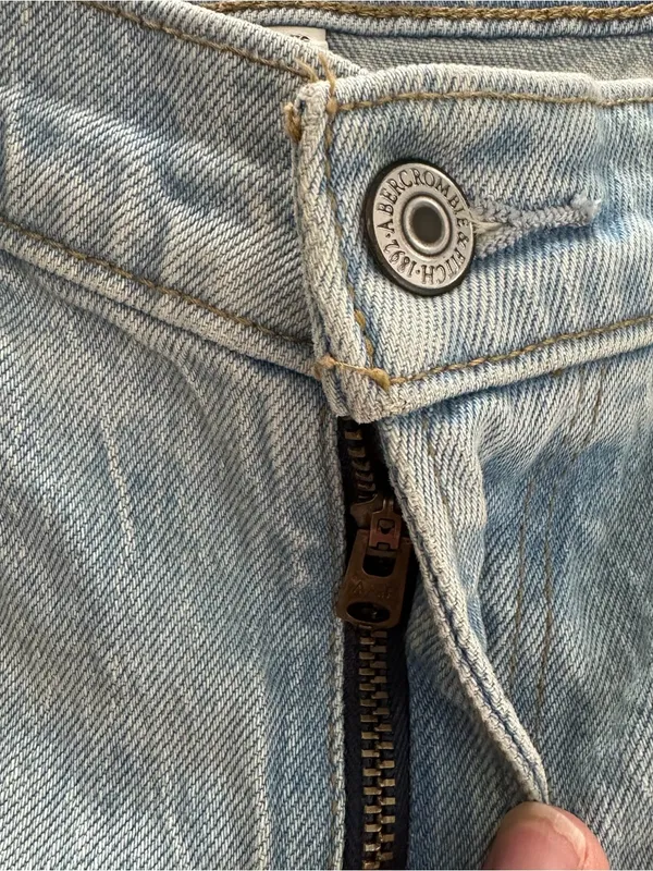 Abercrombie Curve Love High Rise Mom Jean Cutoff Shorts 33/16 Light Wash - Image 3