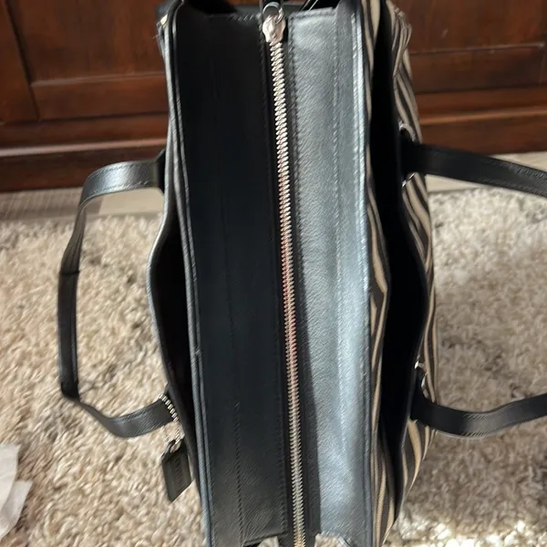 Tote zebra print in tan & black leather trim & handles EUC - Image 9