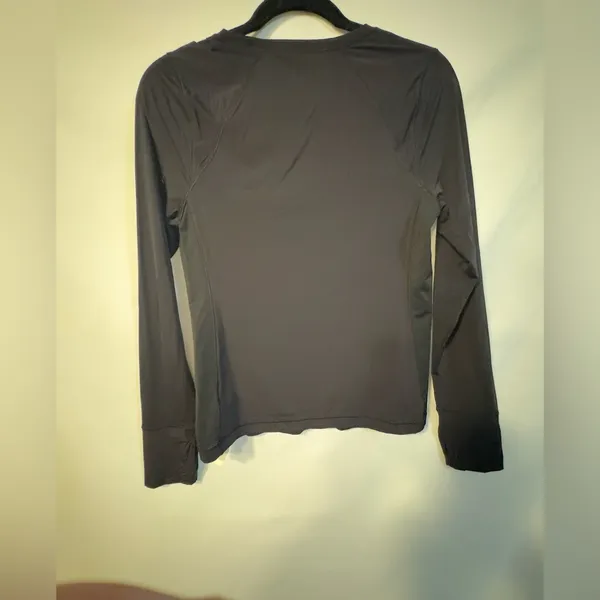 Offline by Aerie Black Long Sleeve Medium Thumbhole cutout Brand new with tags!! - Image 11