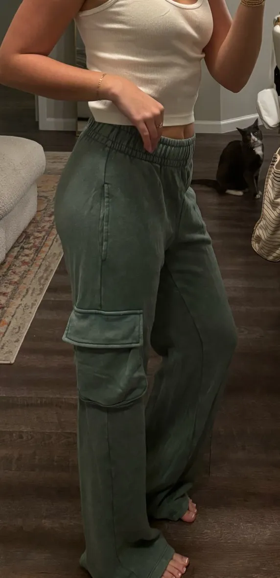 Wild Fable High Waisted Cargo Sweatpants - Image 4