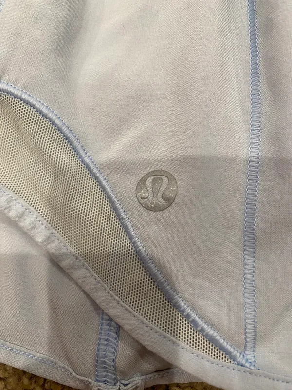 Lululemon Hotty Hot 2.5” Shorts - Image 2