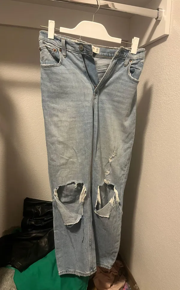 Abercrombie Ankle Jeans - Image 2