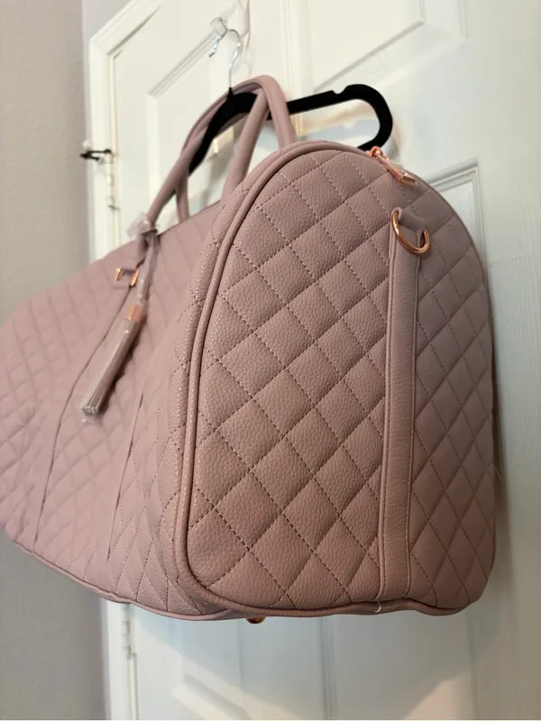 New Ms Lovely quilted pink/mauve WEEKENDER DUFFEL BAG SATIN lining rose gold - Image 4
