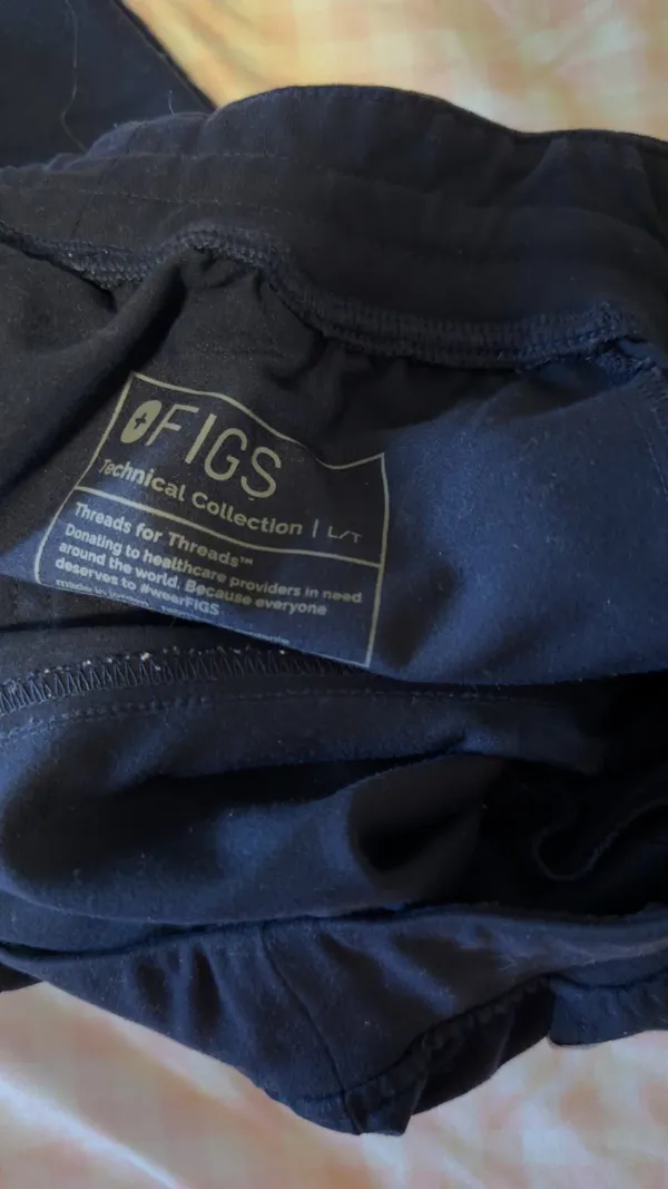 FIGS Scrubs - Image 2