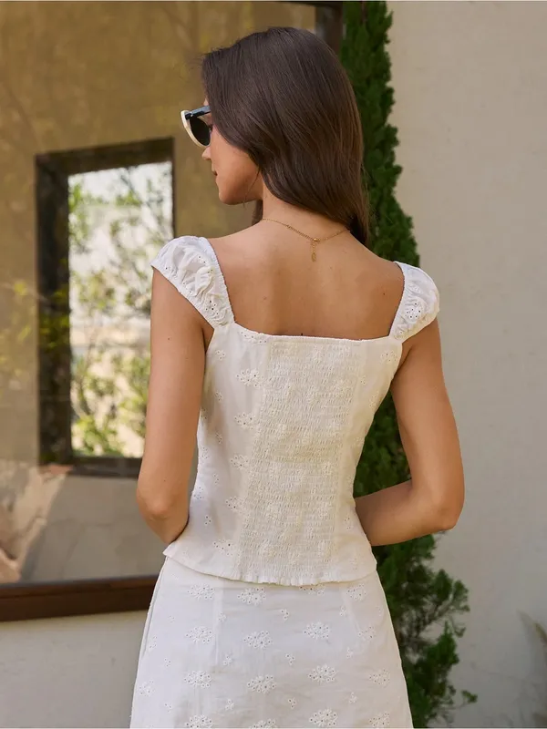 Rihoas White Square Neck Embroidery Tank Top Size M - Image 4