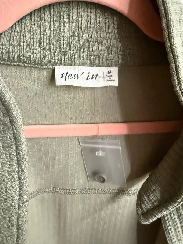 shacket Green Size M - Image 2