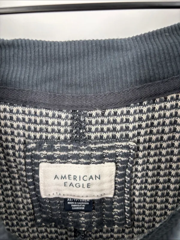 American Eagle v neck xs oversized pullover - Image 2