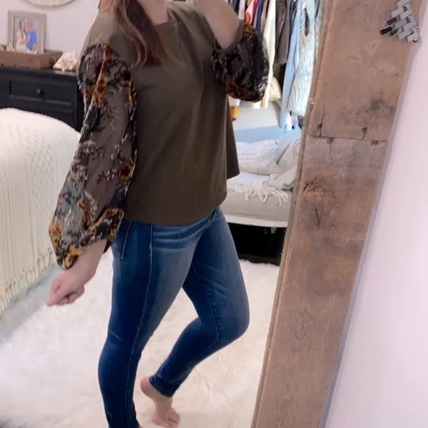 Umgee brown floral boho top size medium - Image 3