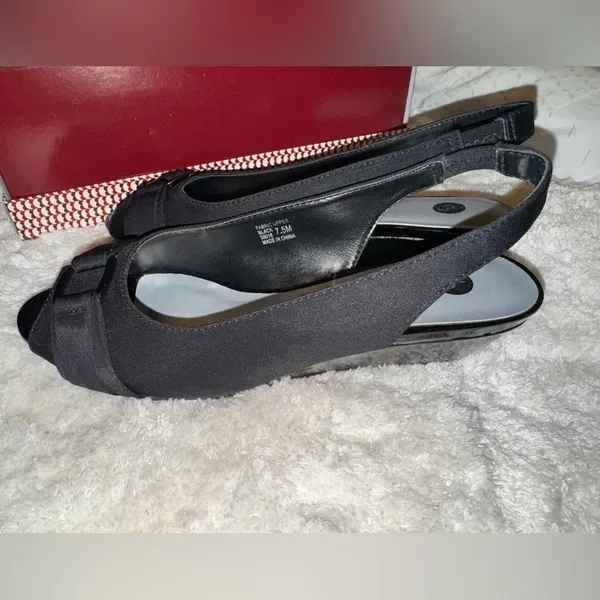 Dress Barn Blitz Elegant Black Slingback Heels - Image 3