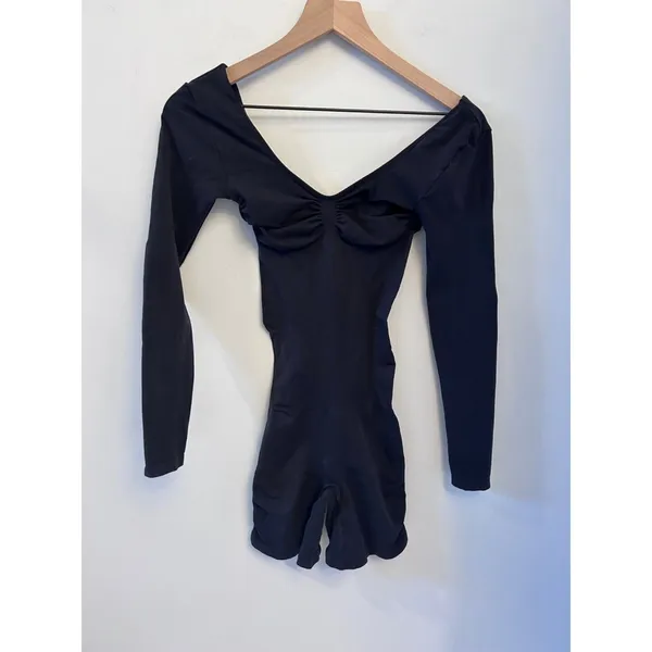 Skims seamless sculpt long sleeve low back mid thigh bodysuit onyx Large NWOT - Image 4