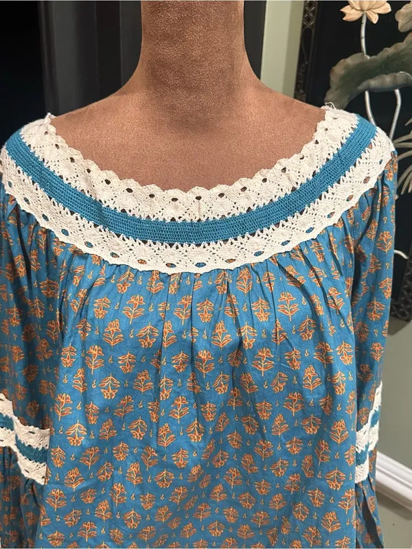 Luna Moon Floral Boho Peasant Crop Top – Size Medium – NWT - Image 2