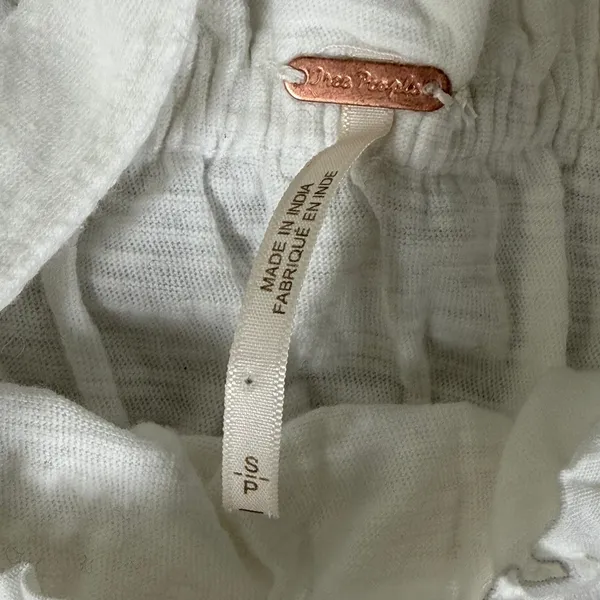 Free People White Cotton Smocked Babydoll Cami Tank Top Sharkbite Hem Small - Image 4