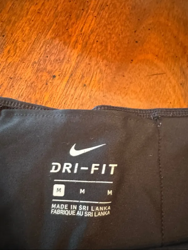 Nike Black Capri Performance Leggings - Image 2