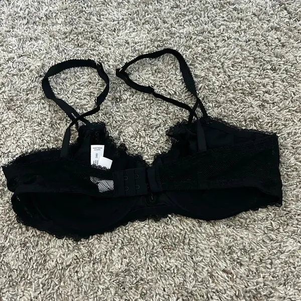 Black lace bra Size undefined - Image 2