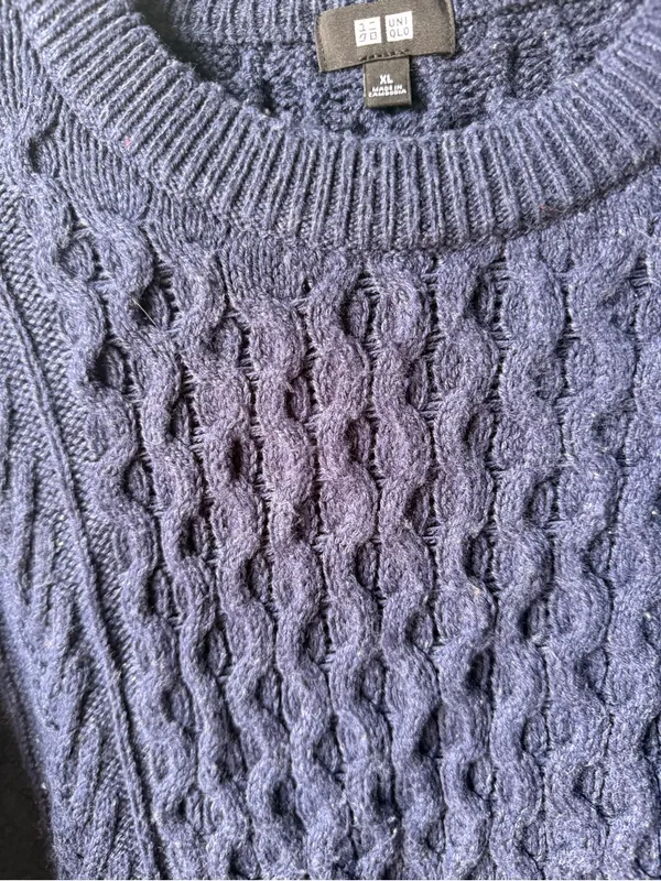 Uniqlo Navy Blue Cable Knit Crewneck Sweater Size XL - Image 3