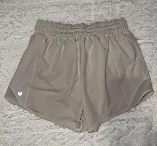 Lululemon Shorts Hotty Hot 4" High-Rise - Image 2