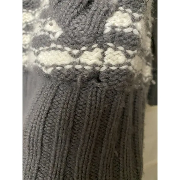 Old Navy L/XL Gray & White Knit Hoodie Sweater With Ribbed Hem & Kangaroo Pocket - Image 4