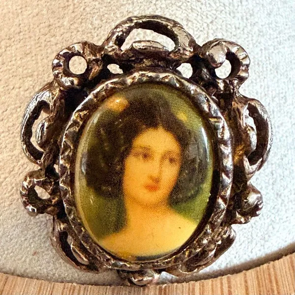 Vintage Portrait Brooch Victorian Lady Cameo - Image 3