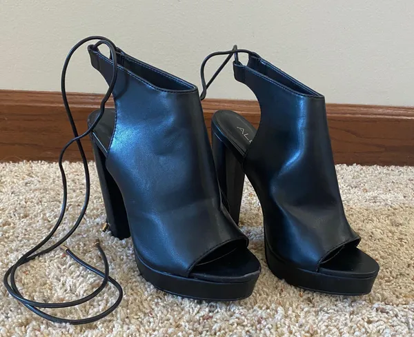 ALDO Open Toe Tie Up Heels - Image 7