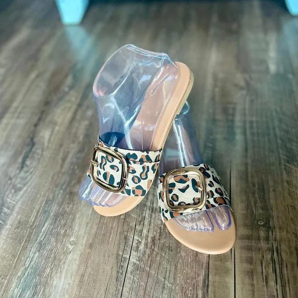 Leopard Print Slide Sandals with Buckle in Women's Size 5.5 Brand New - Image 5