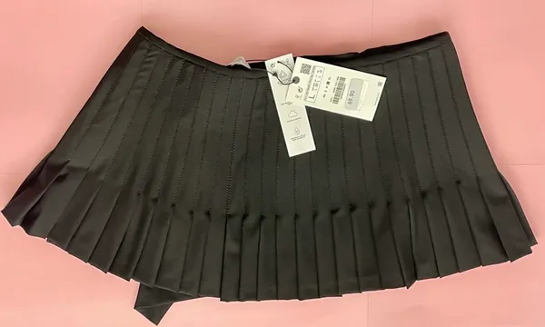 ZARA Mini Pleated Skirt Black - Image 3