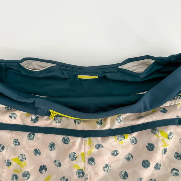 Lululemon Womens Shorts Size 4 - Image 3