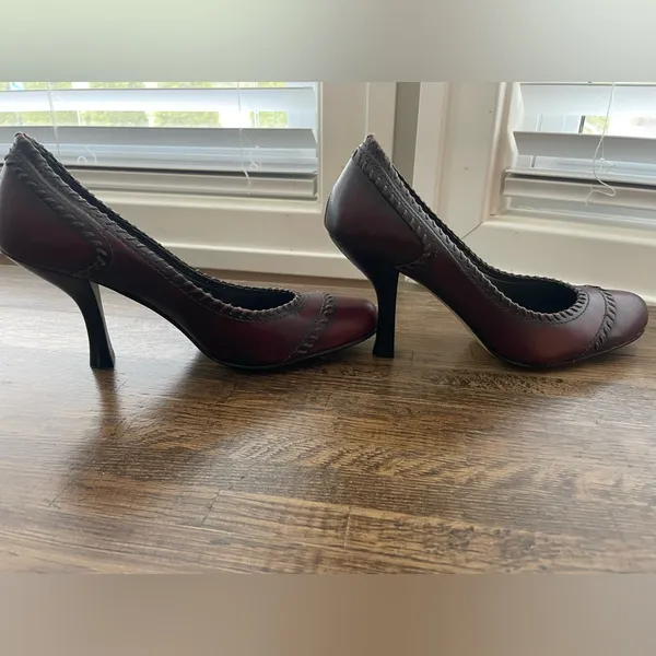 Franco Sarto Burgundy Talento Heels Pattern Details Classic - size 7 - Image 3