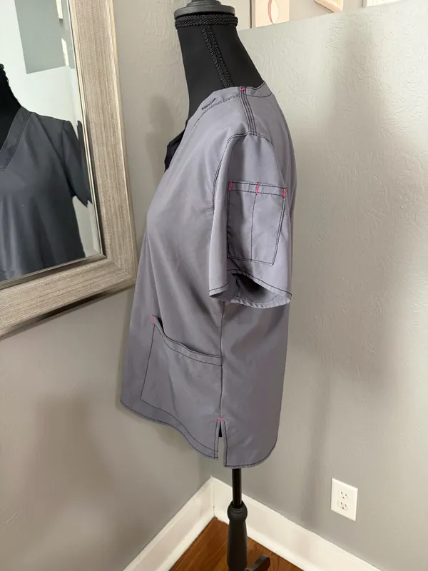 Carhartt Women's Force Cross-Flex V-Neck Scrub Top Grey Small. - Image 3