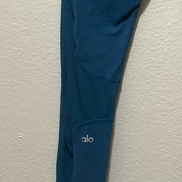 Alo Yoga Coast Leggings Blue Size Small Mesh Stirrup Athleisure Yoga Pilates - Image 7