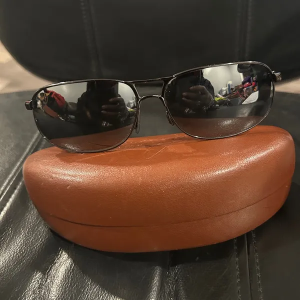 Maui Jim Black Aviator Sunglasses - Image 2