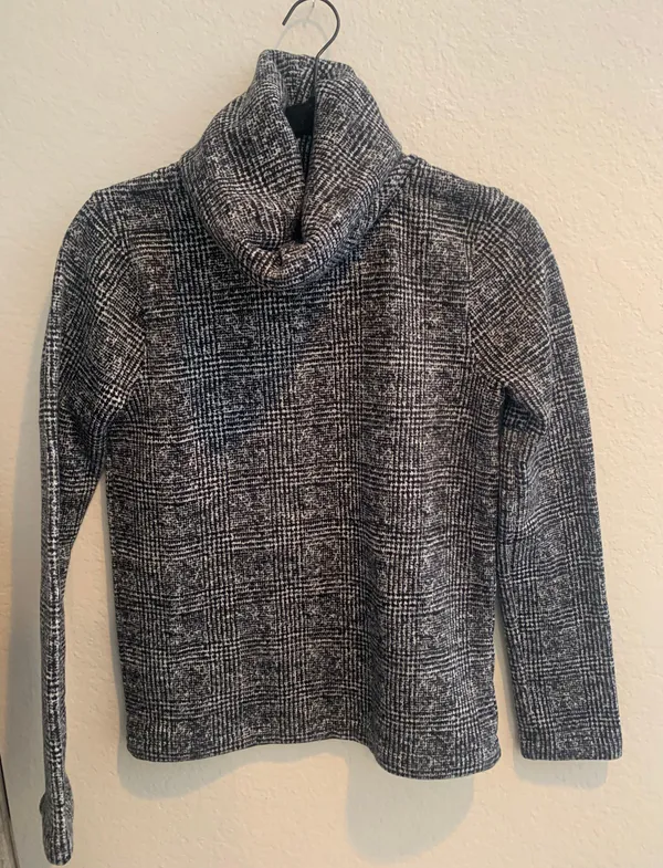 Mercantile Black And White Turtleneck Sweater - Image 2