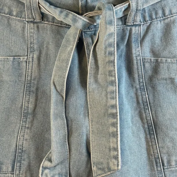Forever 21 Light Wash Paperbag Waist Denim Jeans Belted Wide Leg‎ Size 28 - Image 4