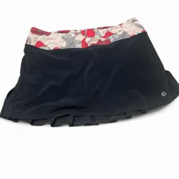 Vintage Lululemon Skirt Stamped Size 4 Collectible Floral Navy Pleated Skirt - Image 2