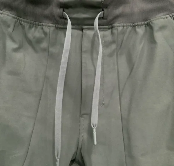 Comfortable black joggers by Lululemon Athletica. Ideal for active or casual wear. Lululemon Men’s Pants size M - Image 3
