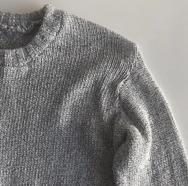 Brandy Melville Cropped Gray Marled Knit Sweater Pullover - Image 2