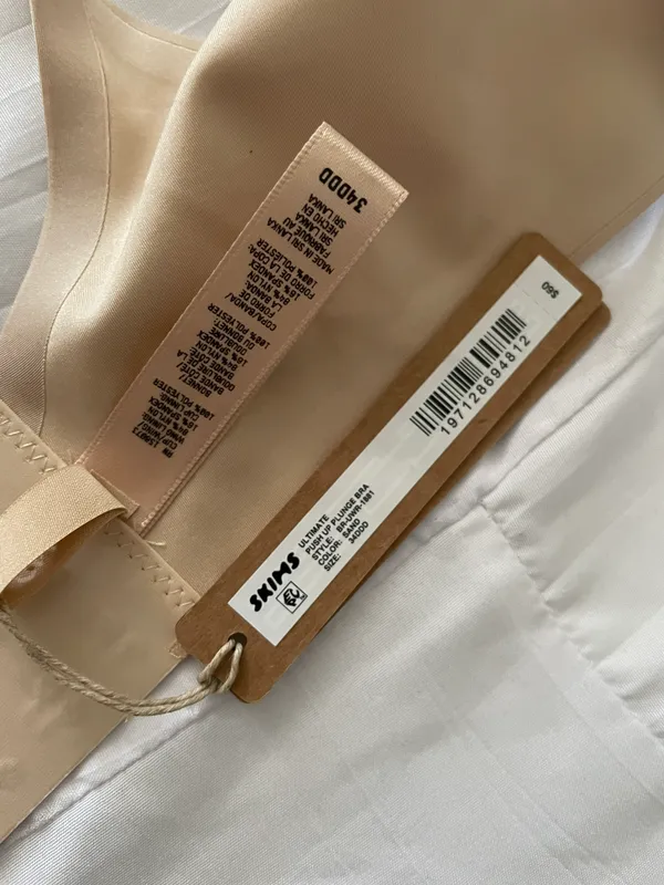 SKIMS ultimate push up plunge bra  Size : 34DDD - Image 7