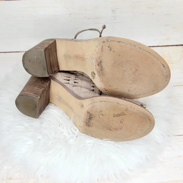 Vince Camuto leather suede eyelet lace up peep toe heels ankle bootie boots sz 7 - Image 7