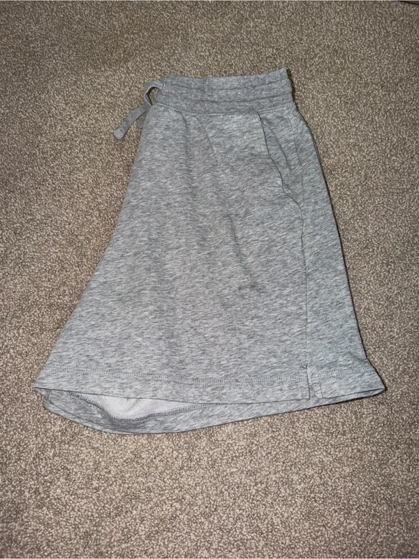 Old Navy Women's Heather Gray Athletic Drawstring Shorts - Image 2