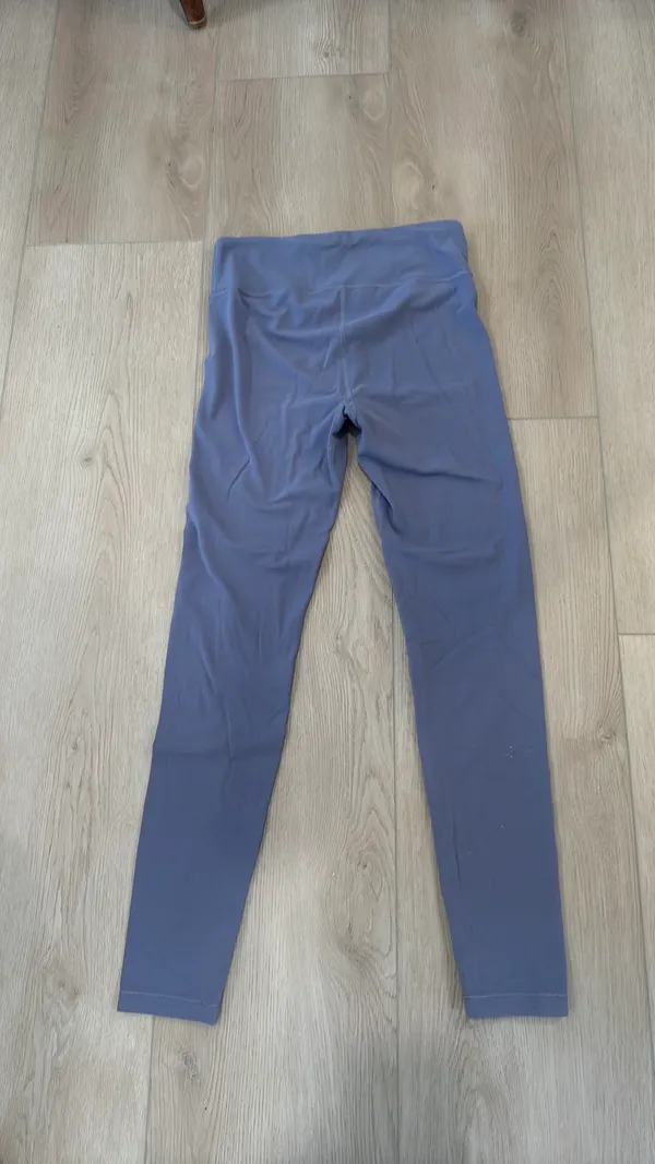 Girl Athleta Leggings Purple - Image 4