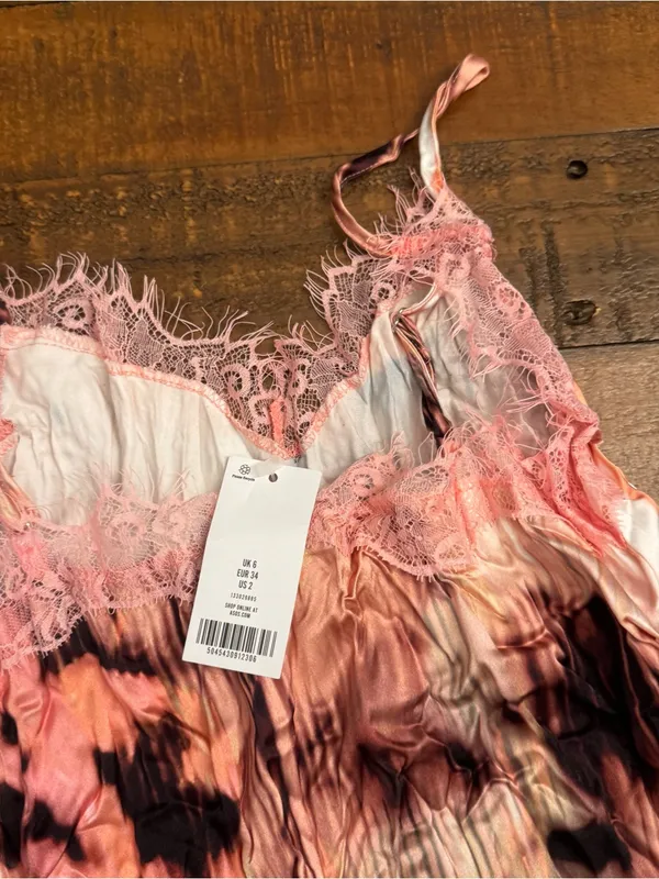 TOPSHOP Floral‎ Crinkle Lace Trim Slip Dress - Image 6