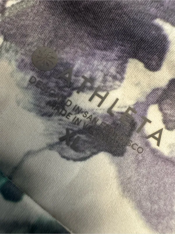 Athleta Floral Watercolor Active Leggings - White and Purple size XL - Image 3