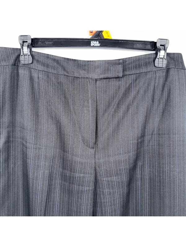 Evan-Picone Women’s Black Pinstripe 2-Piece Pant Suit Size 8 - Image 4