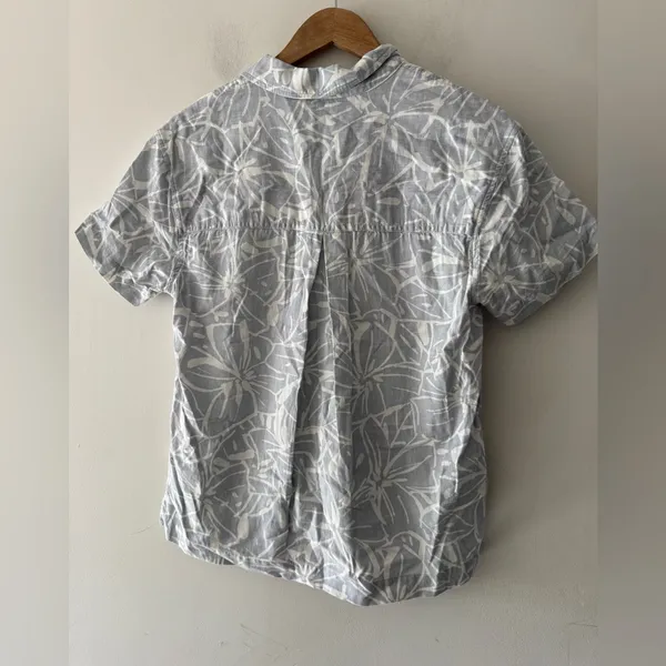 Madewell Linen-Blend Camp‎ Shirt in Abstract Flora in Gray Cool Fog Button Down - Image 5