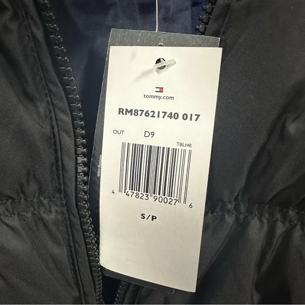 Tommy Hilfiger Black Down and Feather Puffer Full Zip Vest with pockets Small - Image 13