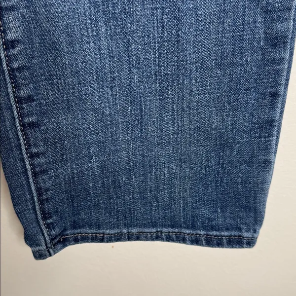 Levi's Classic Straight Medium Wash Blue Jeans size 12 - Image 3