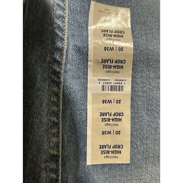 NEW W/tags Signature by Levi Strauss & Co. Women's Crop Flare Zip Fly Size 20 - Image 5