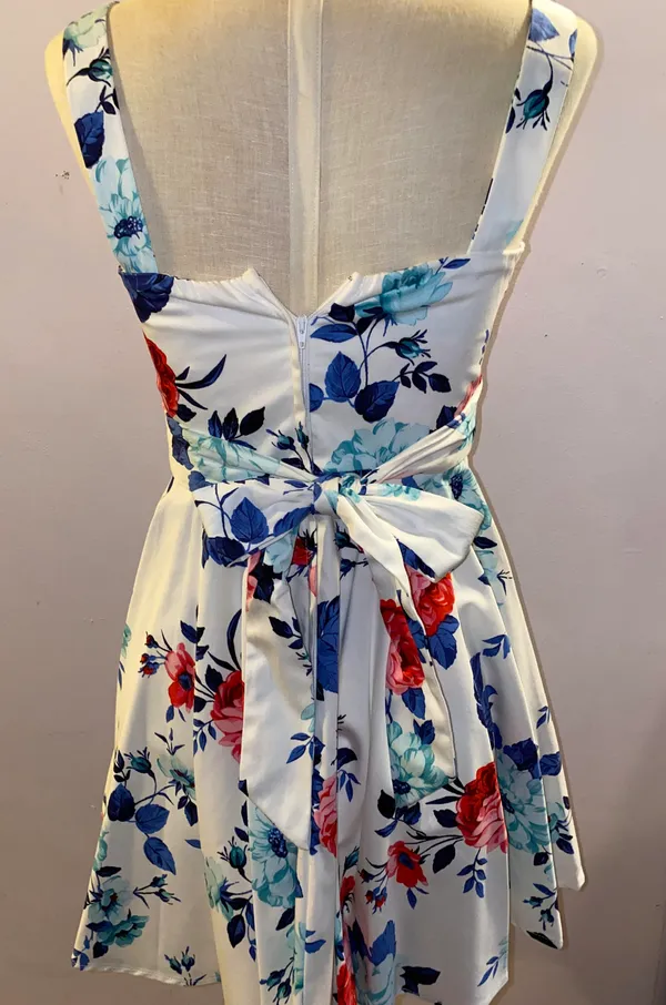 Boutique Floral Dress - Image 4