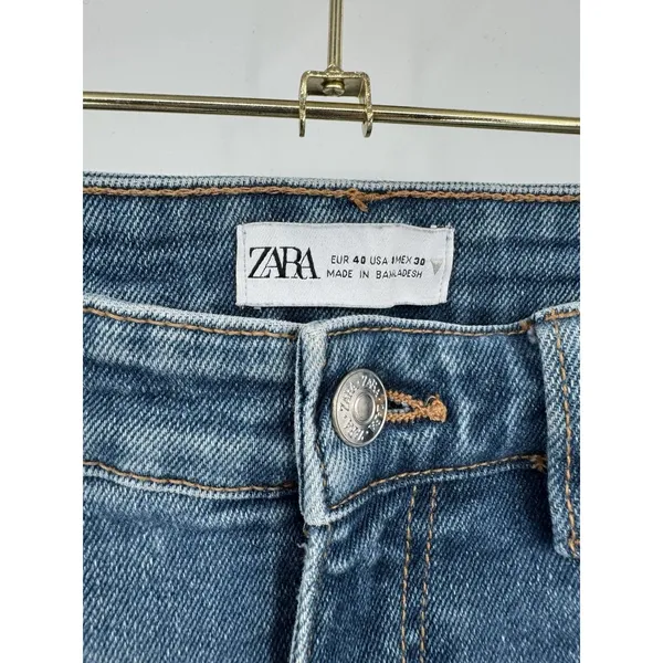 Zara Women’s High Rise Skinny Leg Jeans Size 8 Medium Wash Raw Hem 27 Inseam - Image 4