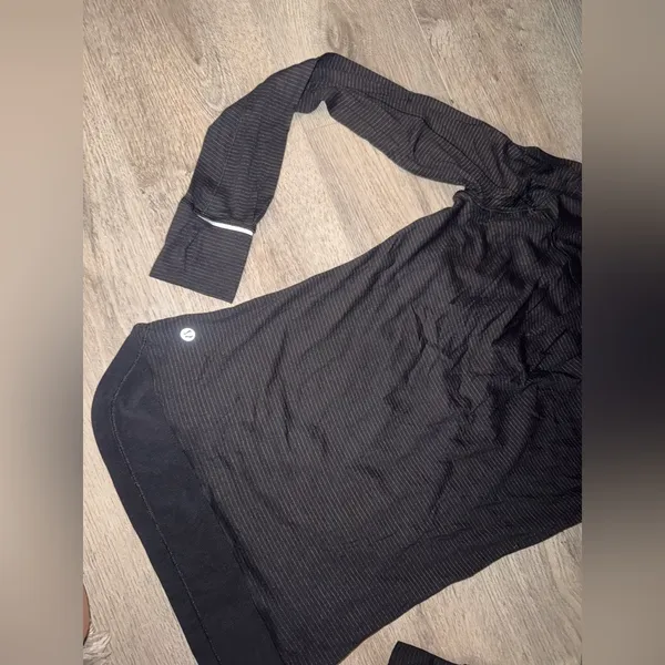 Lululemon Athletica Run Sheer Long Sleeve - 6 women’s - Image 7